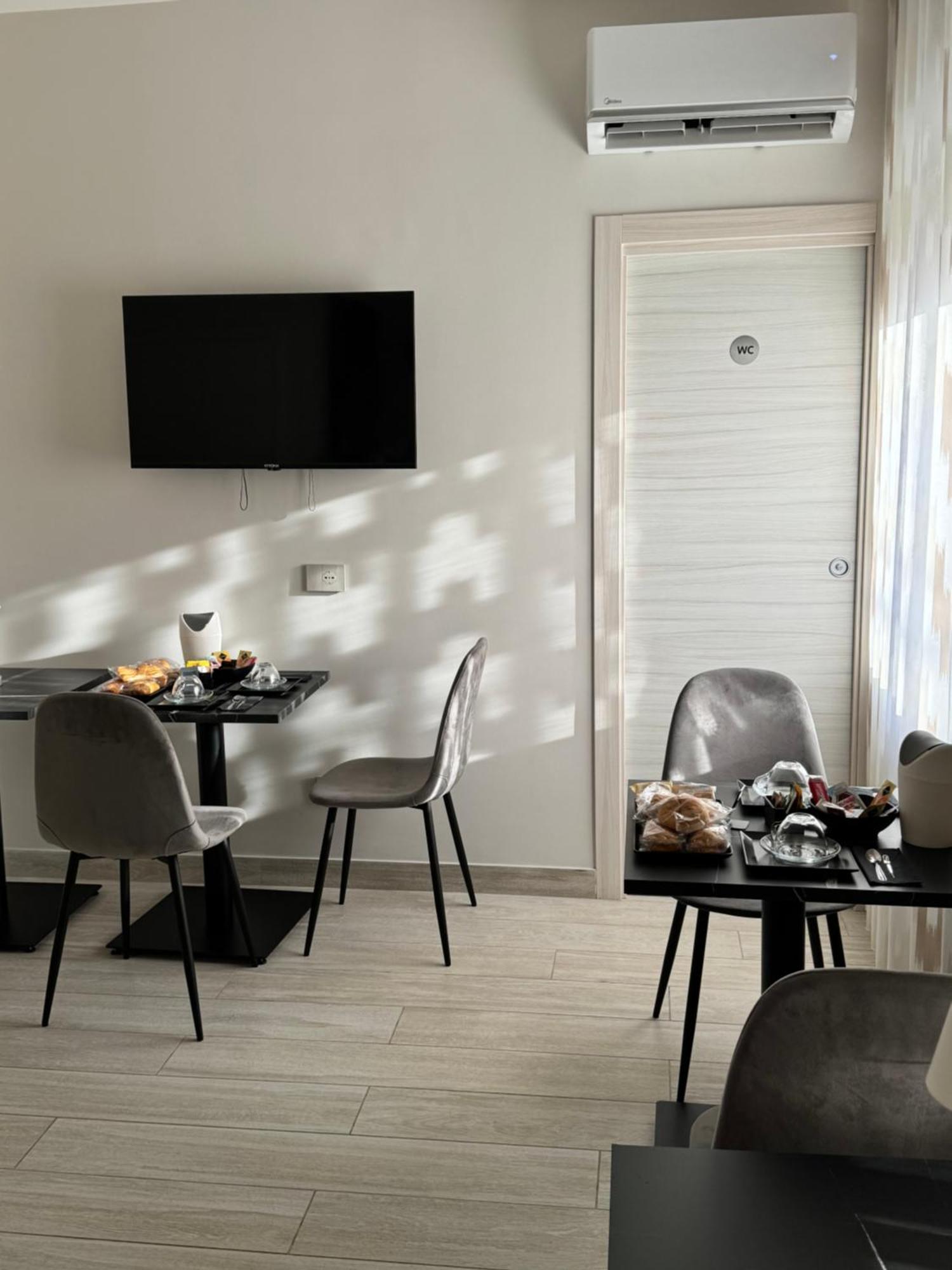 Ro&Ro Napoli Luxury Rooms ภายนอก รูปภาพ