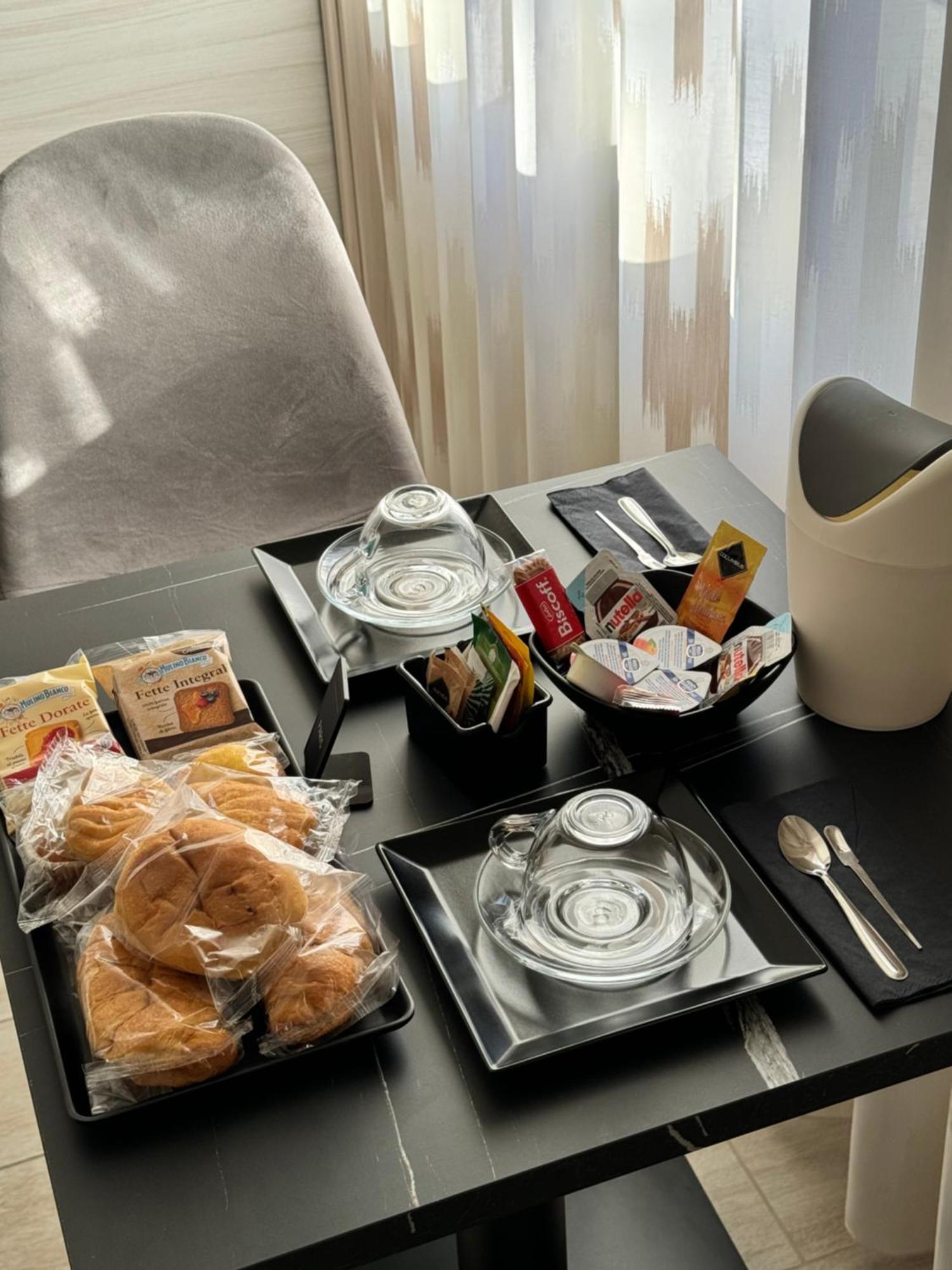 Ro&Ro Napoli Luxury Rooms ภายนอก รูปภาพ