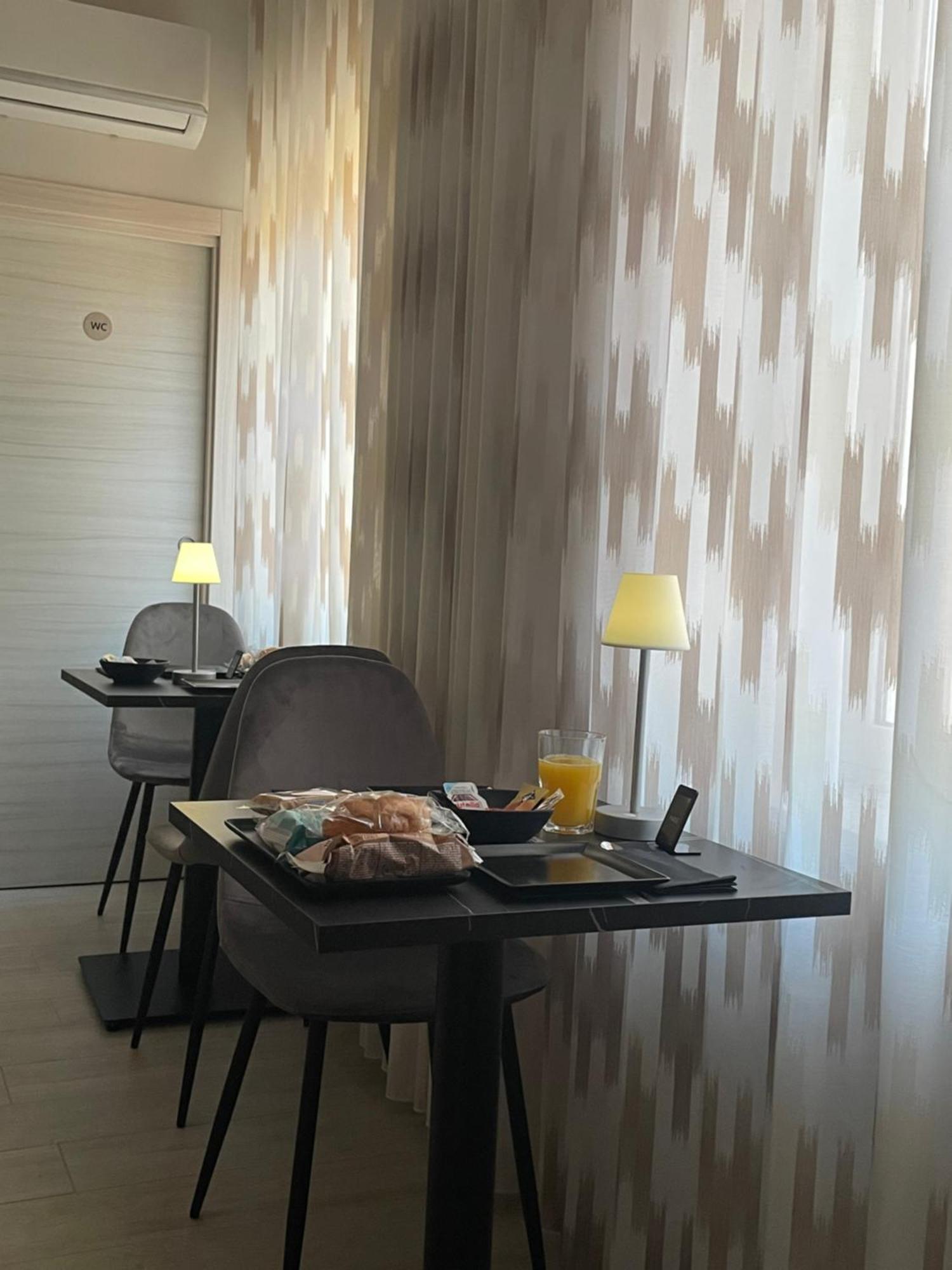 Ro&Ro Napoli Luxury Rooms ภายนอก รูปภาพ