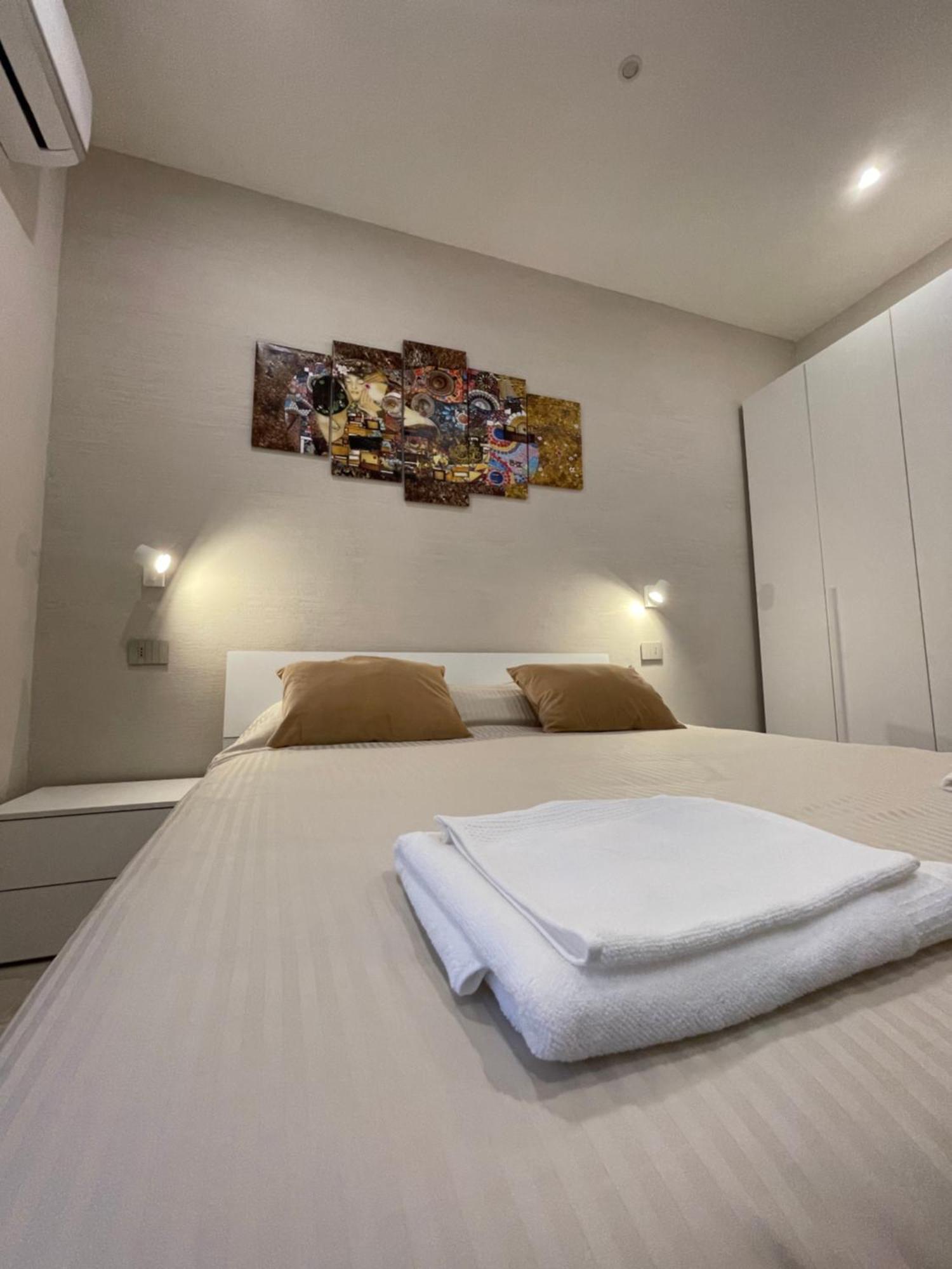Ro&Ro Napoli Luxury Rooms ภายนอก รูปภาพ
